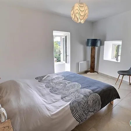 Le Des Monedes Holiday home Saint-Andre-de-Cruzieres