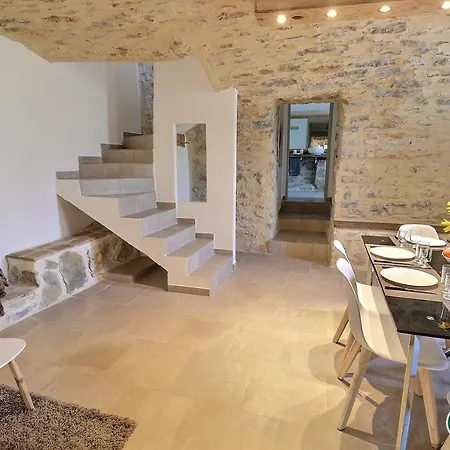 Holiday home Le Des Monedes *